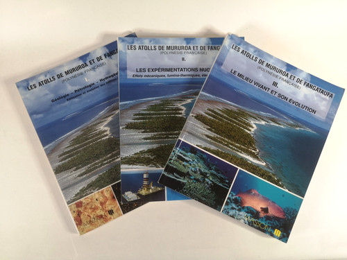 Les atolls mururoa - et, de